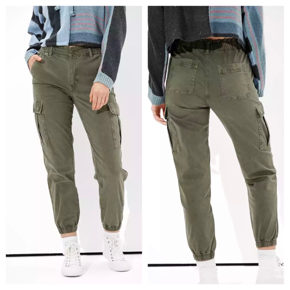 AE American Eagle Green Relaxed Mom Jogger